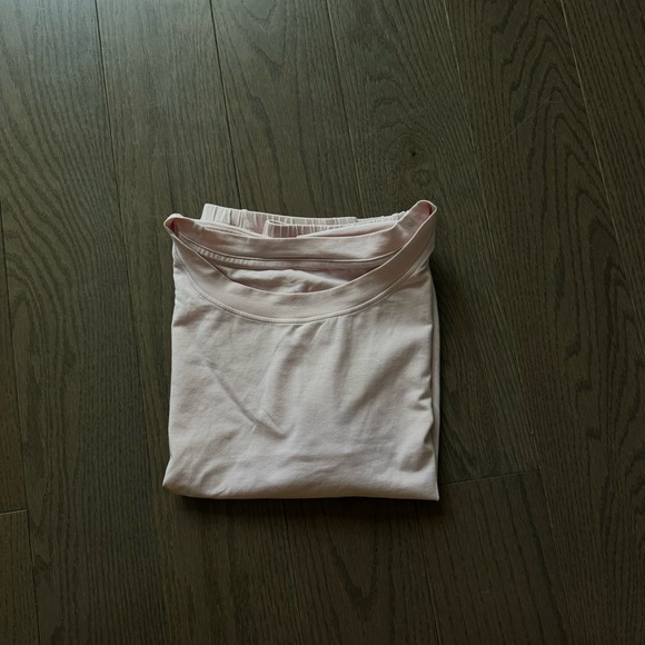 lululemon wide sleeve tee in pink - Picture 4 of 4